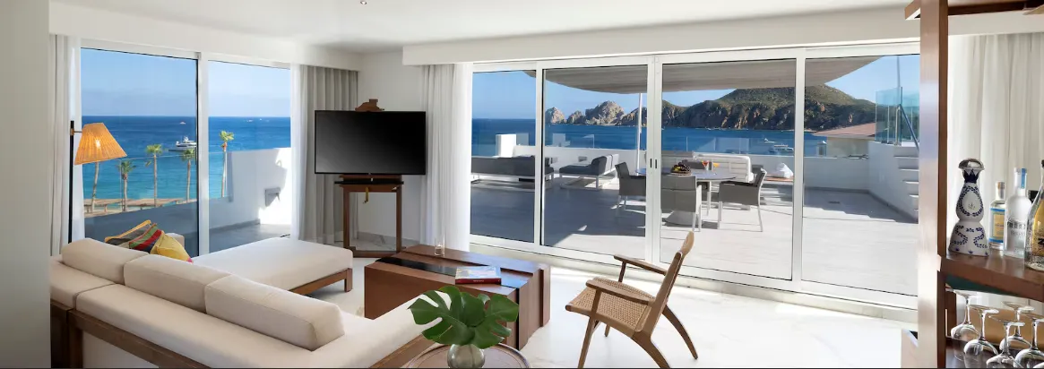 Beyond ME+ Suite with Hot Tub and Terrace