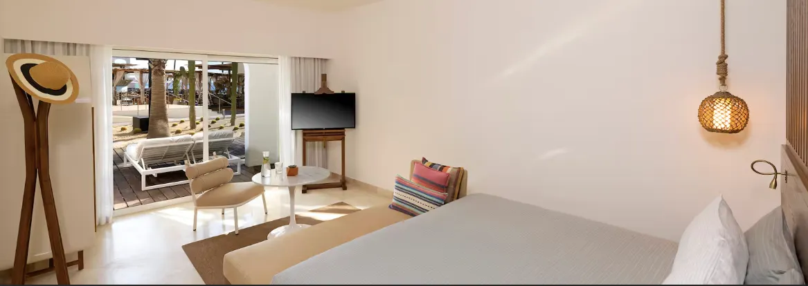 Superior ME+ with Social Hot Tub