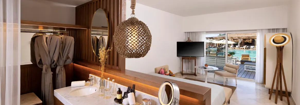 Superior ME+ with Pool Access